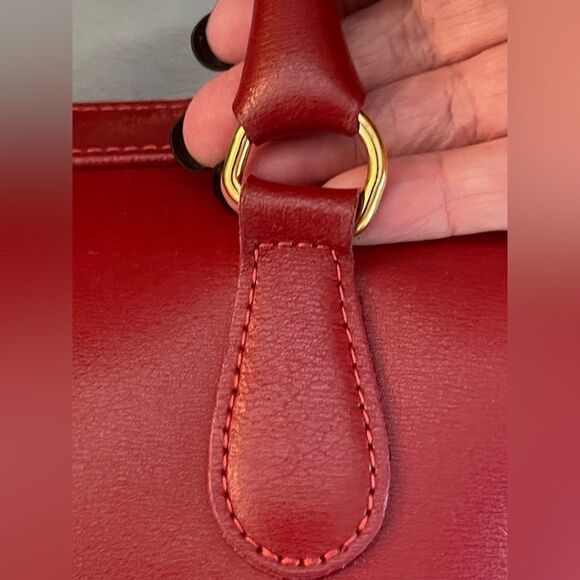 Vintage Longchamp Roseau Leather Bag in the color Bordeaux. - Picture 9 of 13